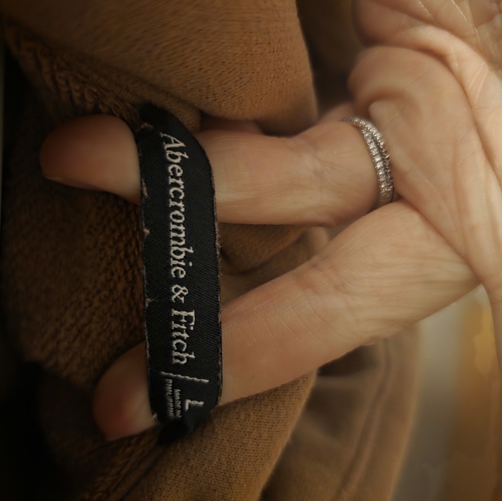 A&F Cozy Brown Women's Hoodie Sweater - Picture 3 of 3